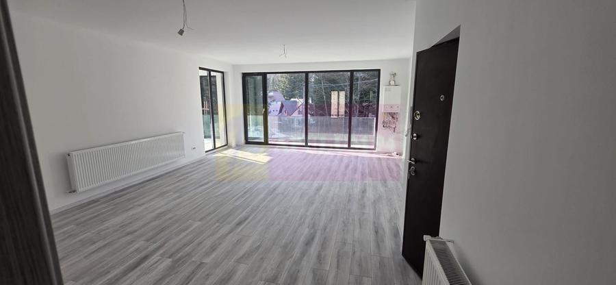 Apartament 3 camere de vânzare la Sinaia