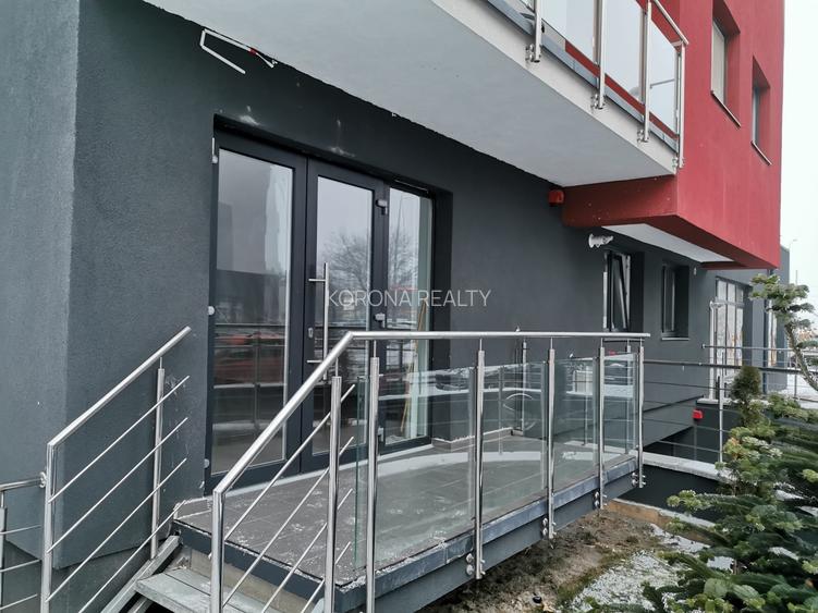 Spatiu comercial de vanzare zona Tractorul bloc nou - 12