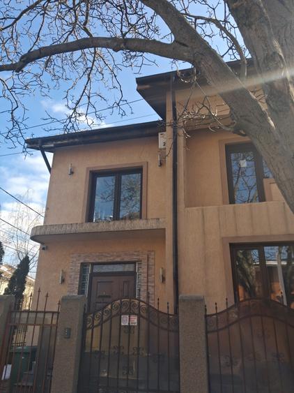 Vila pretabila resedinta proprie/gradinita/after school/birouri(400k plus TVA)