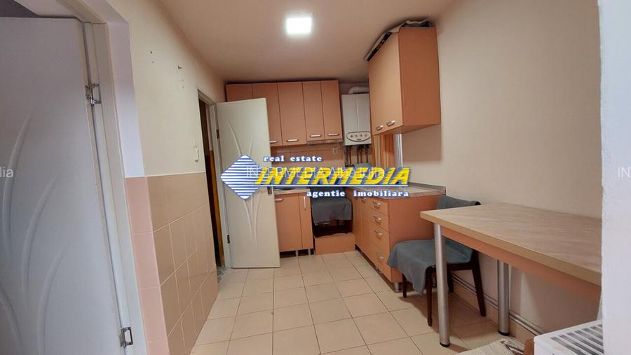 Apartament cu 2 camere la casa in Blaj, zona Centrala - 3