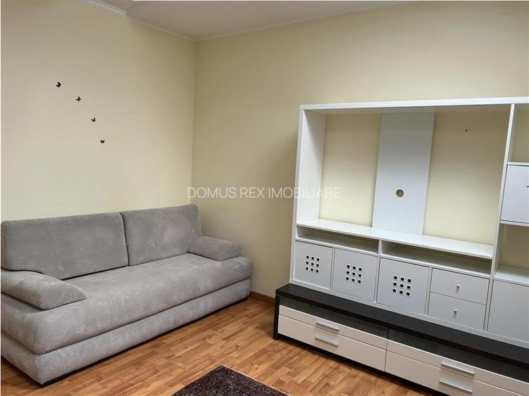 Inchiriez ap.3 camere in casa ,finisat modern, CT, parcare, Centru-str.Paris - 7