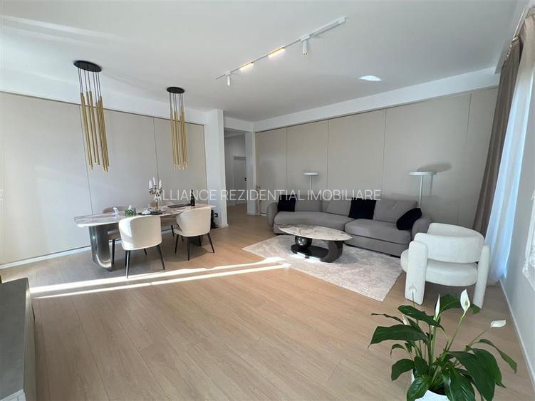 Casa individuala - 4 camere - 2 bai - la 10 min de RATB - 9