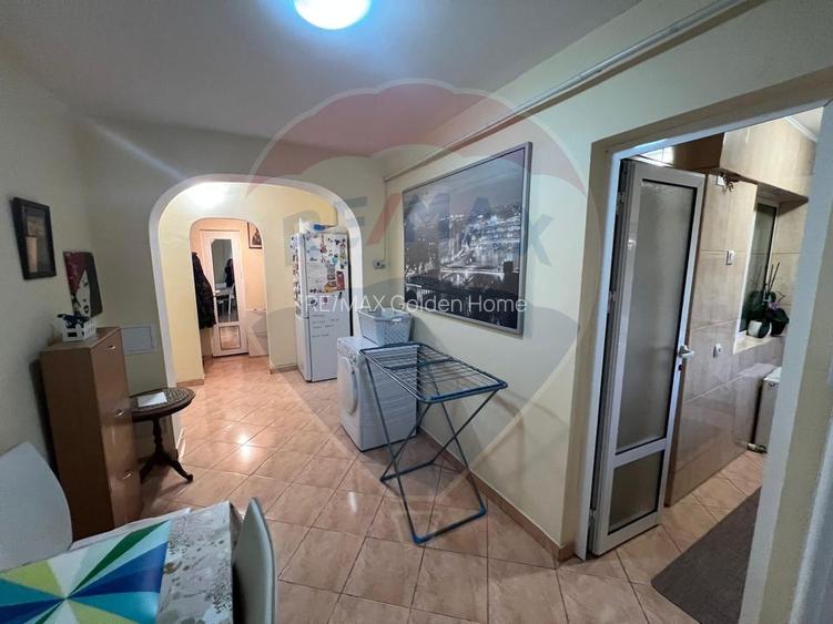 Apartament cu 2 camere de vânzare în zona Sud-Vest - 2