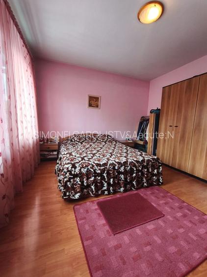 Apartament cu 3 camere, et1 , 90 mp la casă zona Centrala - 2