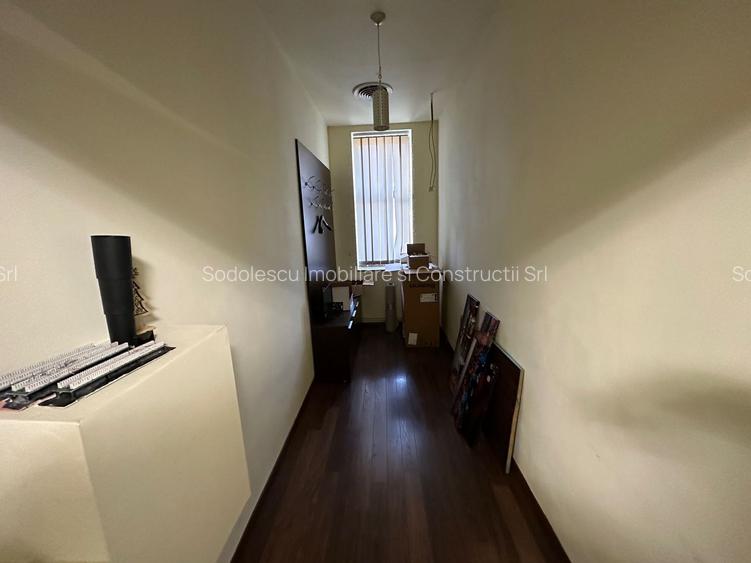 Spațiu de birouri de 204mp de vanzare  în zona Piata 700 - 13