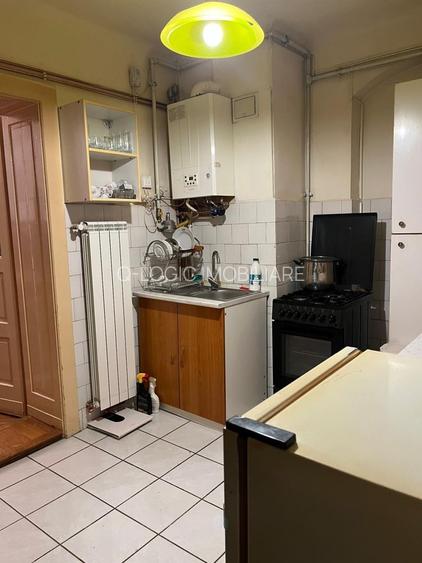 Garsoniera libera la vanzare zona  Centrul Istoric - 2