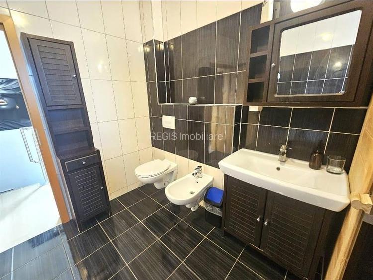 Casa 5 camere de inchiriat in Florilor - 16