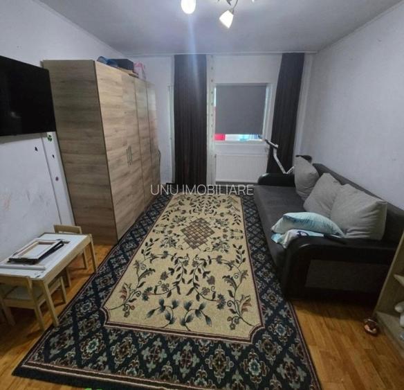 Etaj 1 - 2 camere decomandat - zona Dacia - Sc. G . Cosbuc - 5