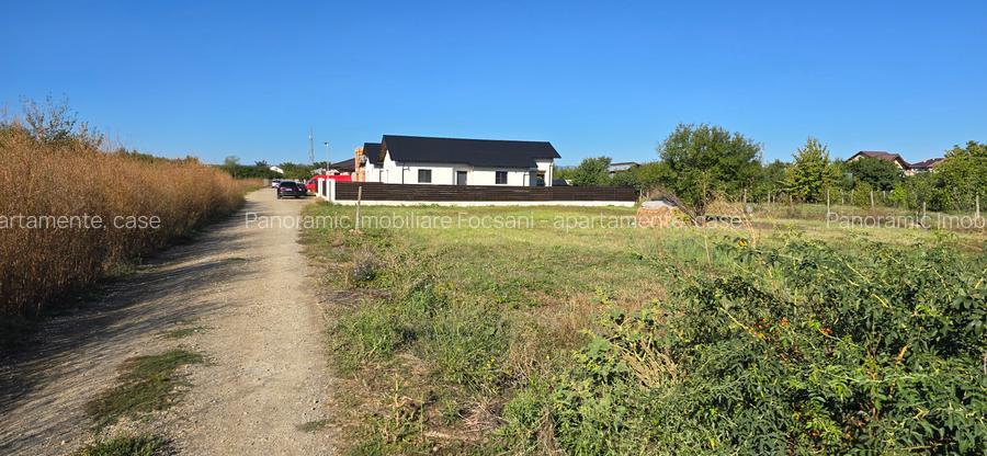 Teren intravilan pentru constructii -1000 mp-Focsani-cartier Mandresti  cu doar - 8