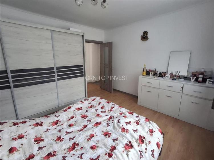 Casa formata din 2 apartamente pivnita zona Turnisor - 18