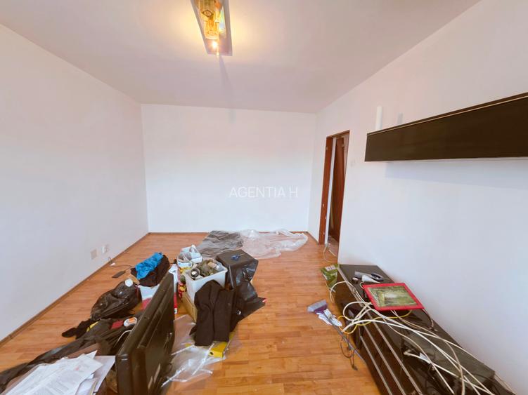 Drumul Taberei Favorit Haiducului etaj 9/10 bloc 1980 decomandat - 4