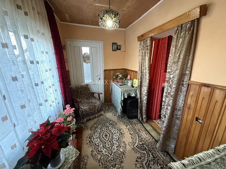 Casa demolabila  și teren 800mp cu toate utilitățile deschidere 26,5mp - 19