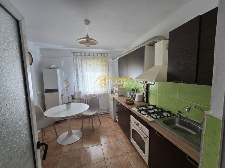 Apartament 3 camere - Tg. Cucu - 7