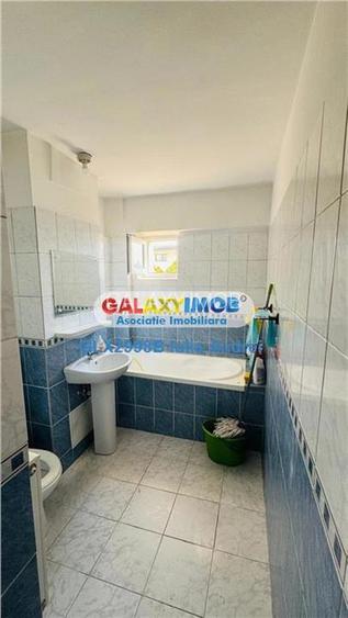 Apartament cu o camera de inchiriat nemobilat 1 Mai - 7