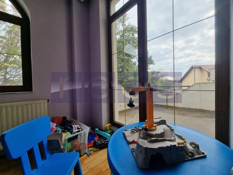 DE INCHIRIAT VILA  D+P+1+2 + CURTE | ZONA PARCUL CAROL - 11