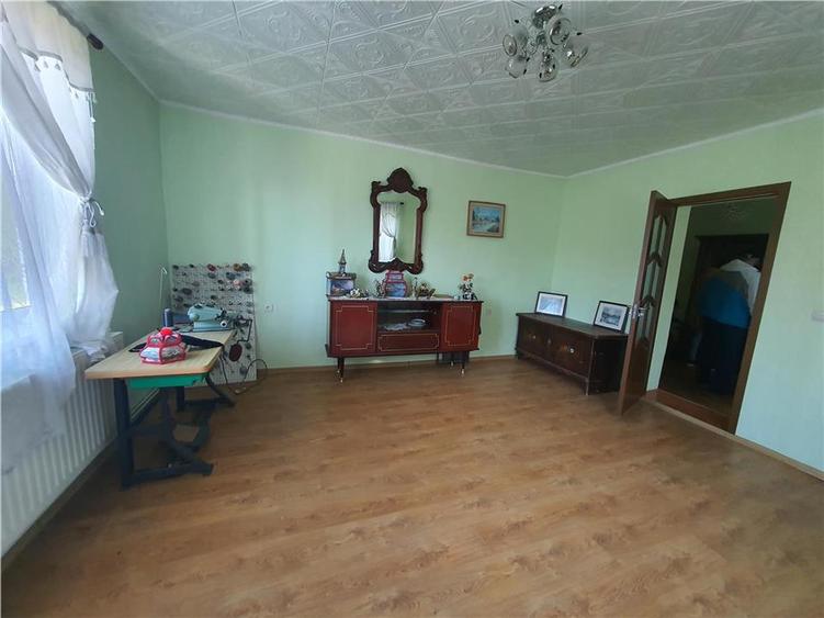 Casa singur in curte cu 700mp teren in orasul Avrig, 25km distanta de Sibiu