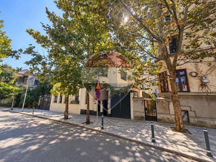 Cabinet de închiriat în vila Armeneasca
