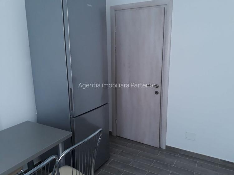 Apartament 3 camere, Centru, bloc nou, etaj 1, mobilat, garaj - 15