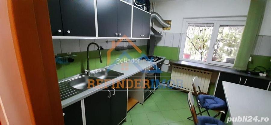 Apartament de vanzare cu 3 camere, zona 13 Septembri - 5