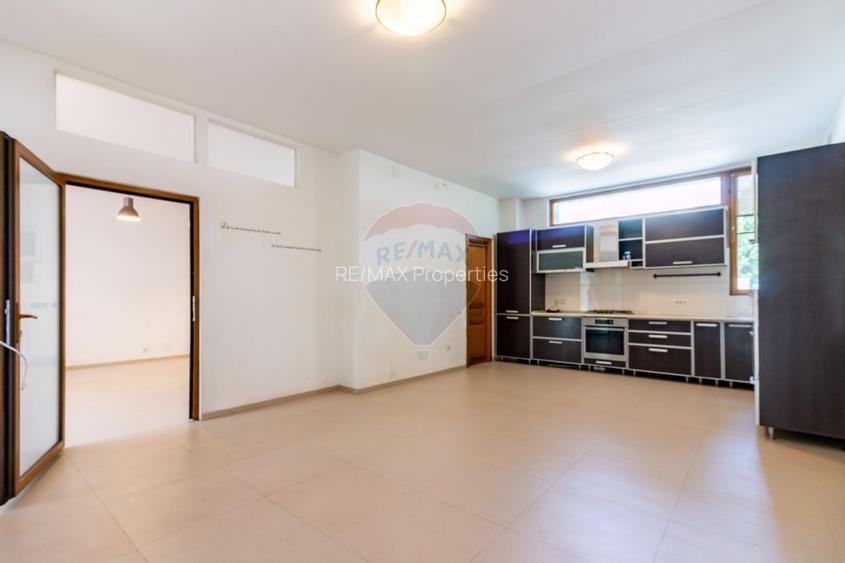 Casă / Vilă în Pipera de inchiriat, Iancu Nicolae, 5 x parcare - 5