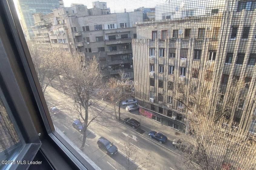 B-dul Carol I, 93 mp utili, stradal, etaj 6 din 7, amenajat, 2 bai - 40