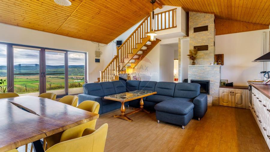 Teren 9.4 ha extravilan + casa 230 mp, COMISION 0% - 4