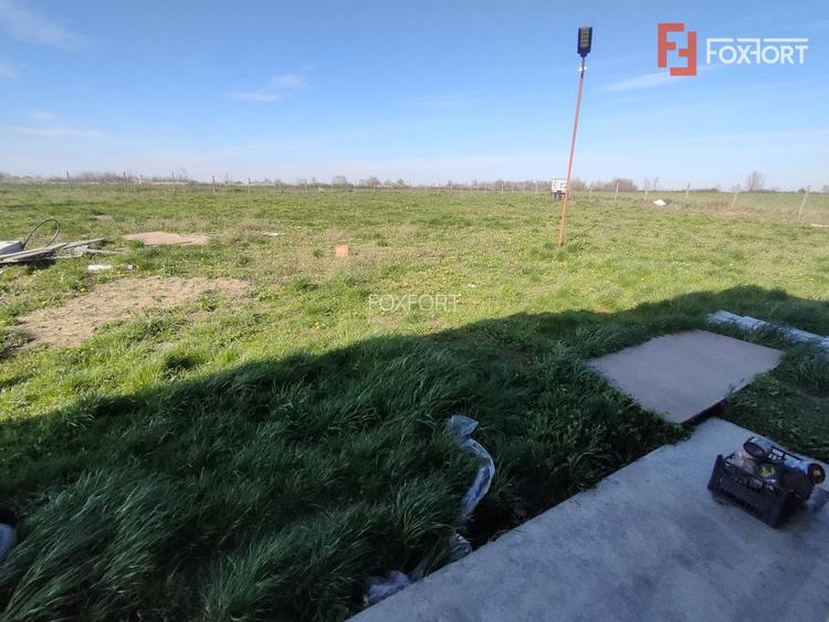 Teren de 2600 mp in Sanmihaiul Roman imprejmuit - ID V5057 - 5