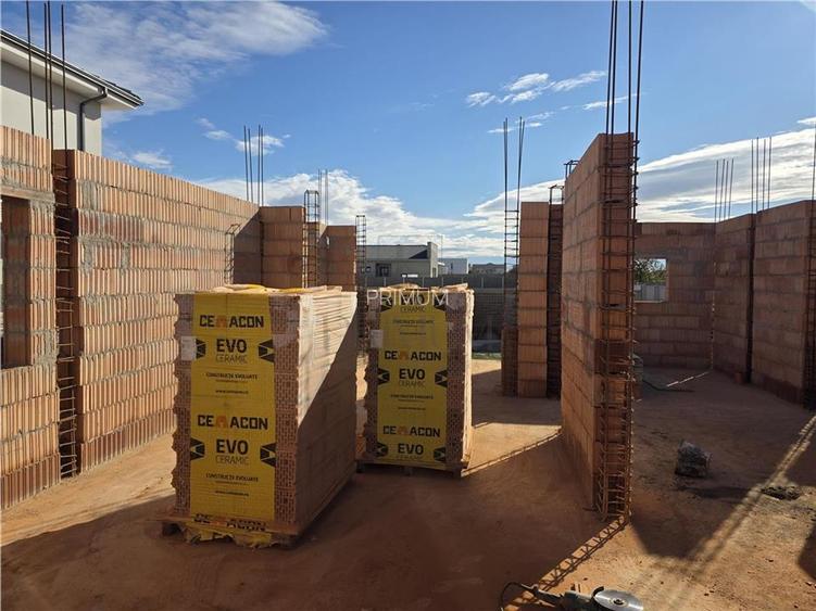 Duplex separat prin dressing - 140 m2 utili - toate utilitatile - 5