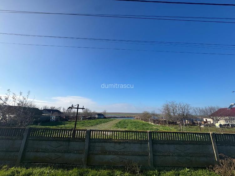 Teren intravilan cu iesire la lacul Corbu - 5