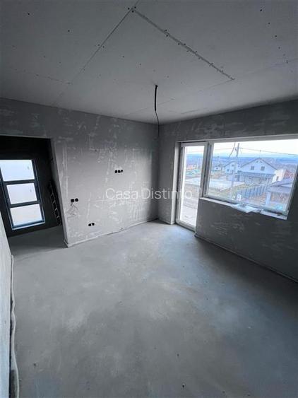 Casa cu 4 camere 5 ari teren - 2