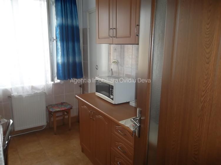 Vand apartament 3 camere decomandat in Deva, zona Carpati, - 4
