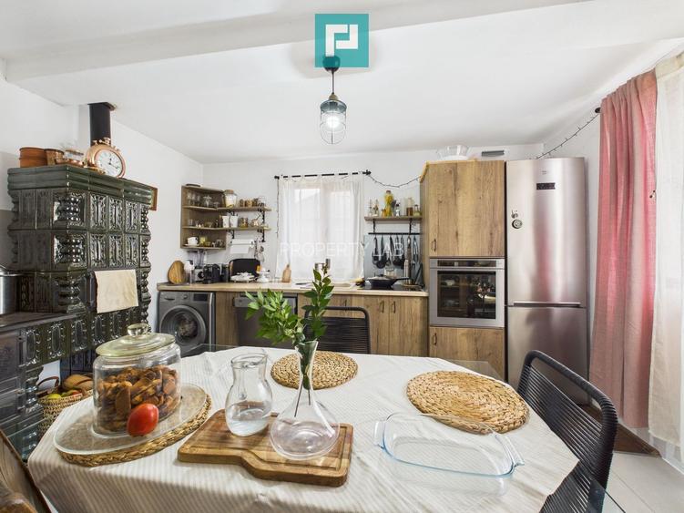 Casă renovată în localitatea Comănești, Arad - 4