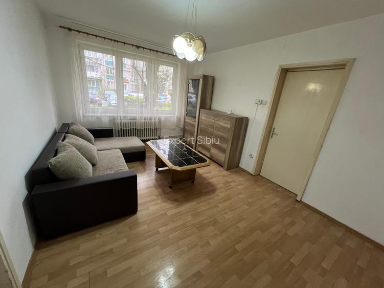 INCHIRIEZ apartament 2 camere semidecomandat,zona Centrala - 5