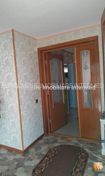 Vilă de vânzare cu 5 camere, regim de înălțime P+1 zona - 6