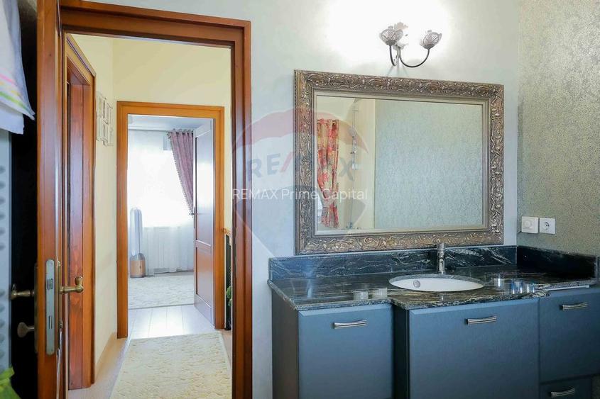 Casă de vânzare cu 4 camere în cartierul Beverly Hills, Sânmartin - 9