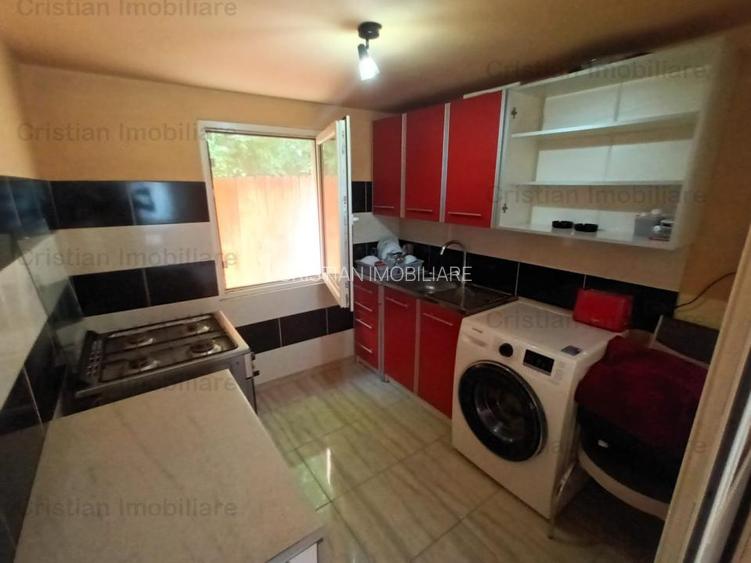 CASA NOUA 2 corpuri  Teren 300 mp, zona Chercea - 3