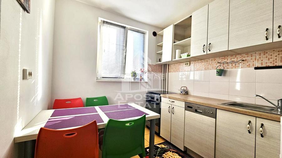 Apartament cu 2 camere, decomandat, bloc cu lift, zona Sagului - 4