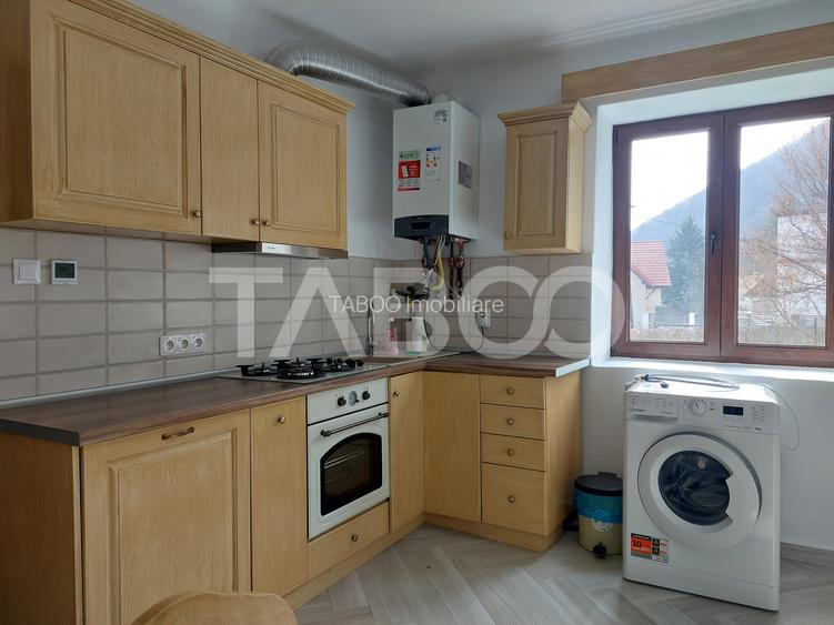 Casa 58 mp cu gradina 300 mp pet friendly central Cisnadioara - 13