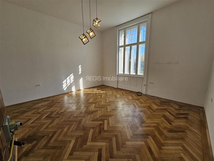 Studio Livada Postei  ULTRACENTRAL Brasov cu parcare, beci si anexa - 3