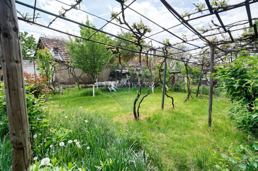 Casă / Vilă cu 6 camere de vânzare în zona Bartolomeu - 46