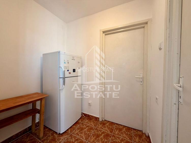 Apartament cu 3 camere, centrala proprie, zona Complex Studentesc - 9