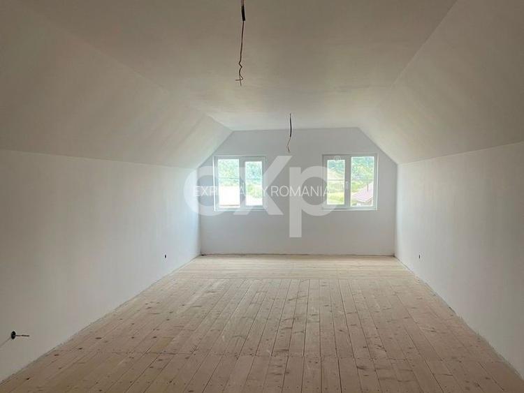 Casă / Vilă cu 6 camere de vânzare Leontinesti - Bacau - 11