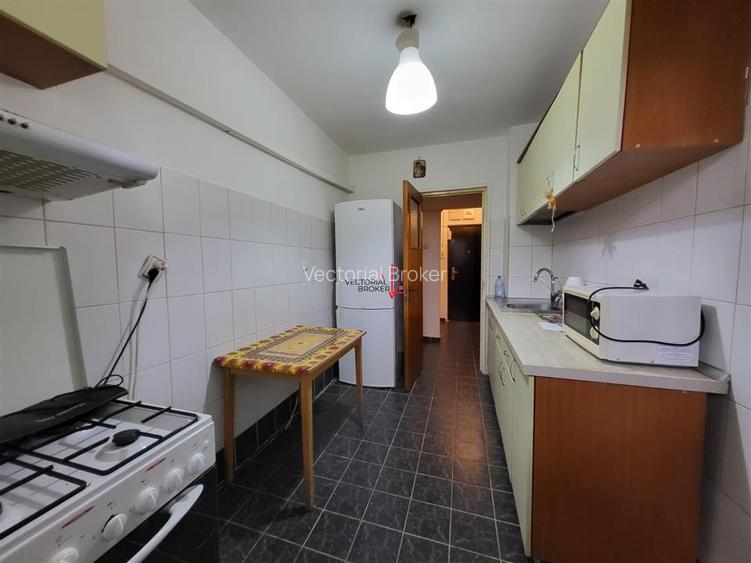 2 CAMERE DECOMANDAT / FIX IN BUZA PARCULUI I.O.R - 14