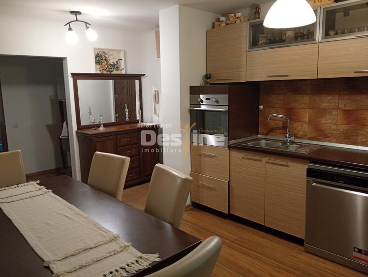 Apartament decomandat 4 camere, cartier 1 mai (centrala termica, AC)