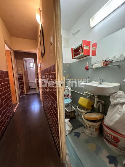 Apartament 3 camere decomandat - 2 bai - etaj 7/8 in zona Vitan - 8