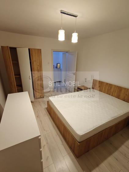 Apartament semidecomandat cu 3 camere si balcon - Podu Ros - 500€ - 2