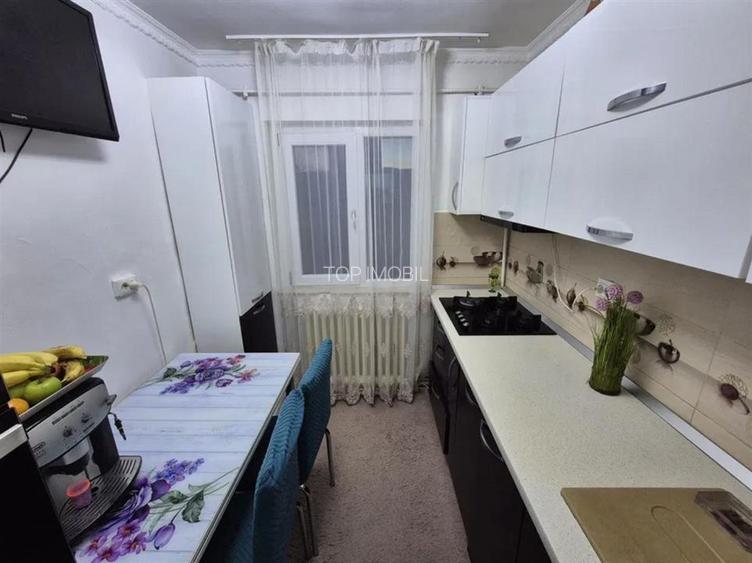 Apartament 3 camere semidecomandat, Podu Ros - Liceul Racovita - 4