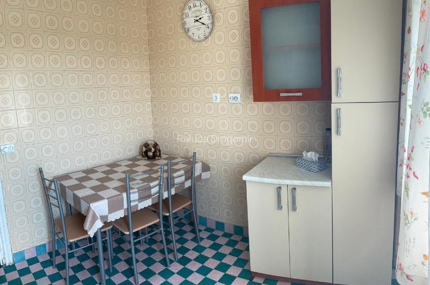 Proprietar, inchiriez apartament 3 camere, Bdul. Tineretului - 8