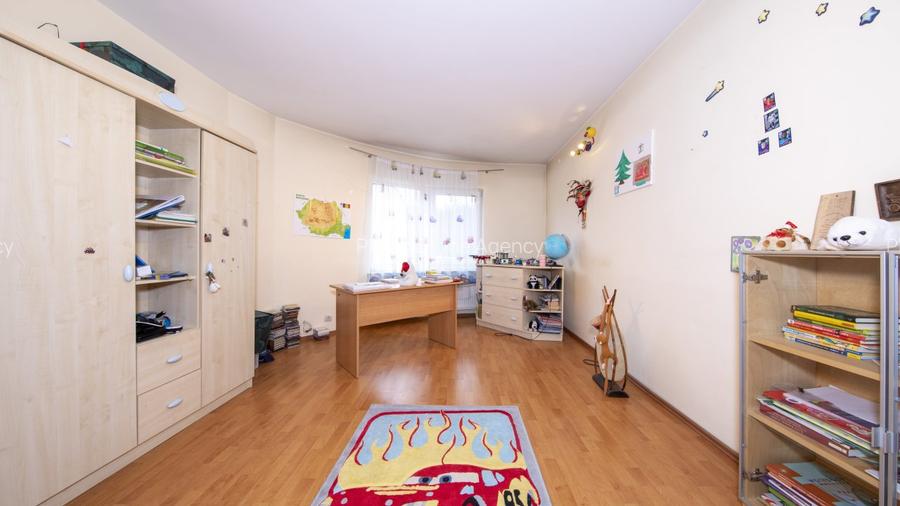 Casă De Vânzare, Lângă Pădurea Roșu Liberă, P+2, 5 Camere  Garaj + 2 Parcări - 13