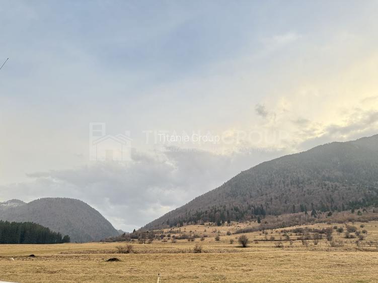 Teren intravilan, 2548 mp, cu priveliște superbă - Zărnești - 2